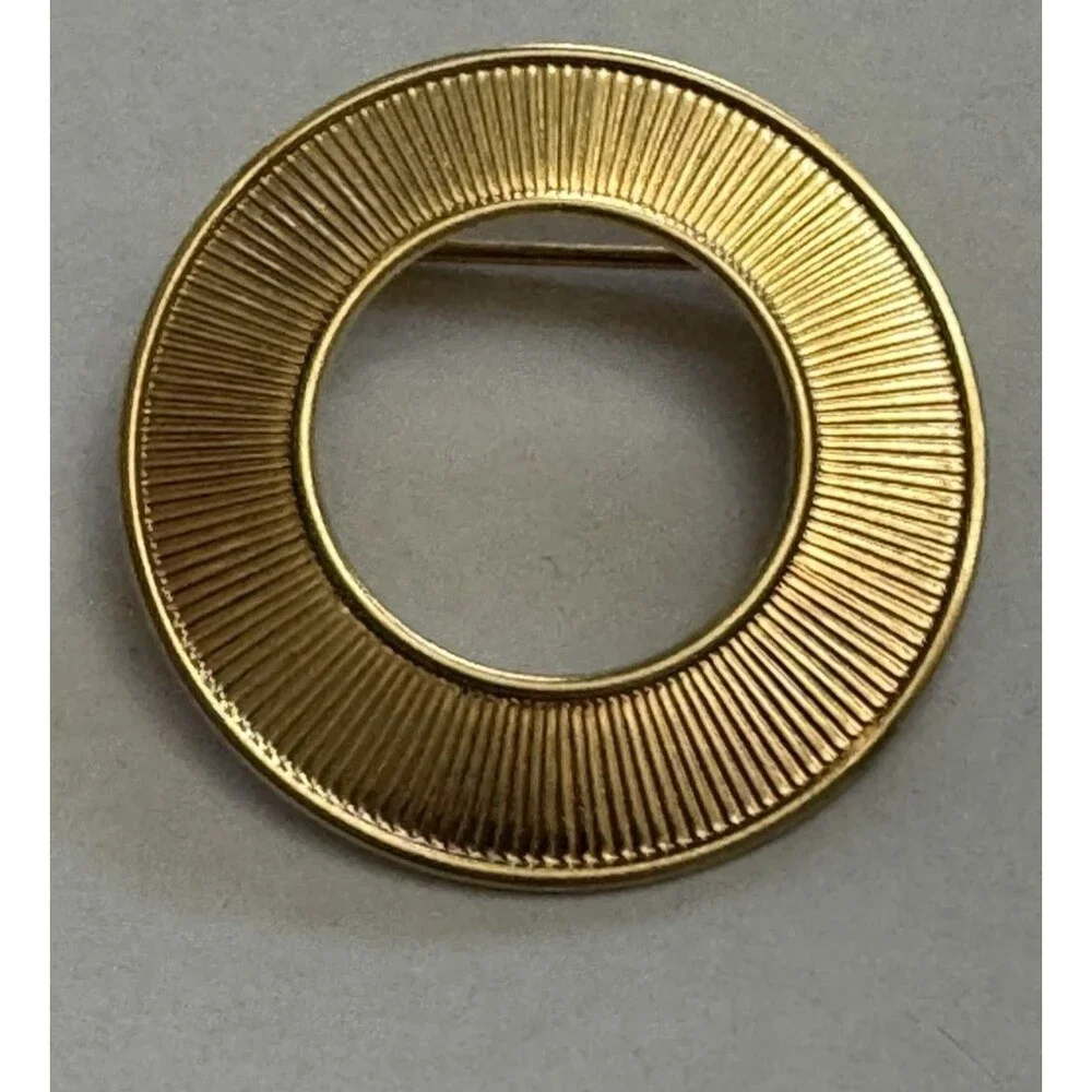 Vintage Gold Tone Textured Circle Brooch 1.25 Inch Scarf Pin